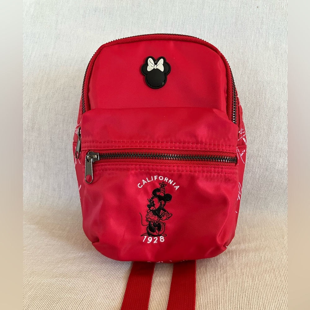 NWT Disney Store Minnie Mouse toddler backpack